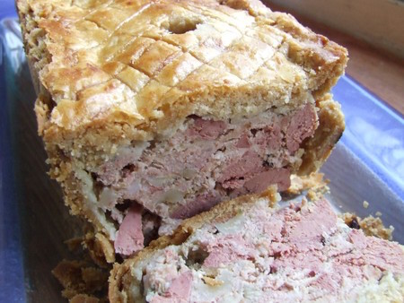 Pate de volaille en croute au foie gras 1