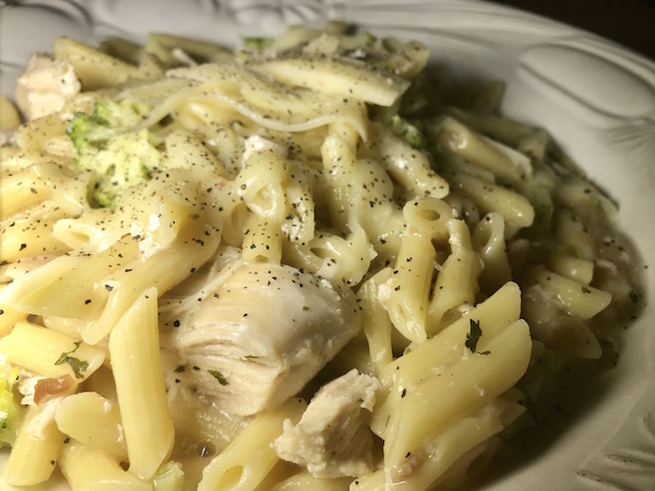 Pennes Sauce Carbonara Poulet et Brocoli