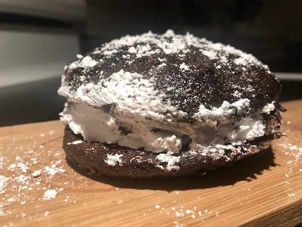  Petits Gâteaux au Chocolat Farci de Crème Fouettée 4