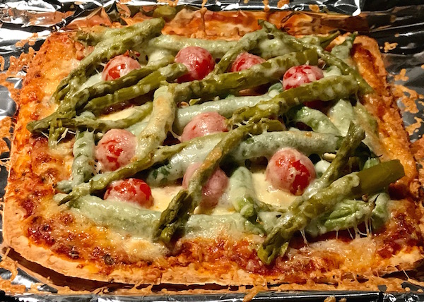 Pizza Croûte Mince, Asperge, Tomates Cerises 1