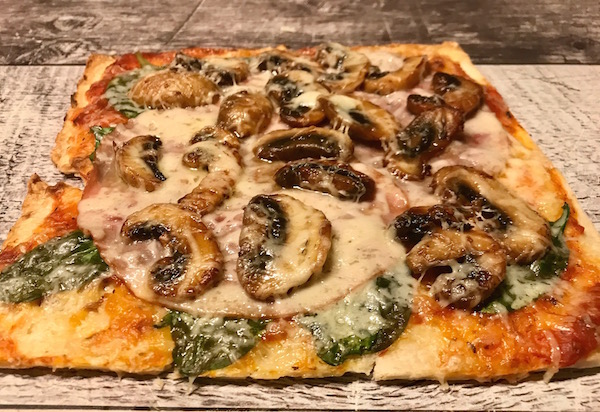 Pizza Croûte Mince Champignons 1