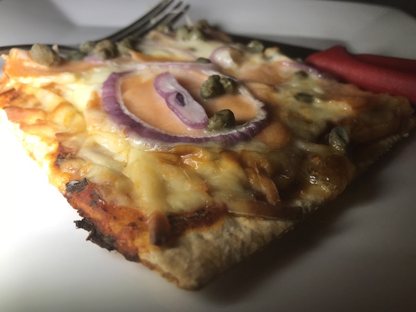 Pizza Croute Mince au Saumon Fumé. 2