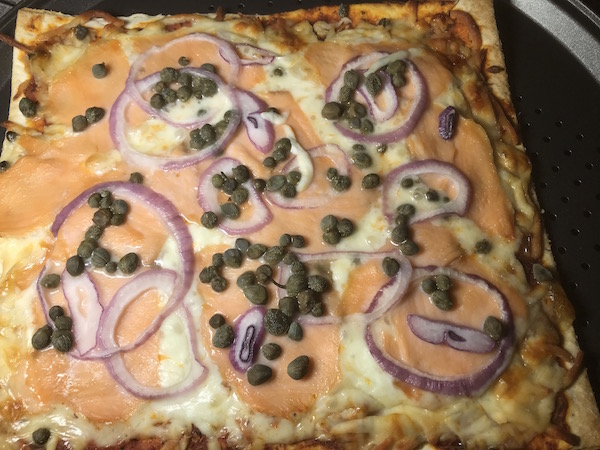 Pizza Croute Mince au Saumon Fumé 3