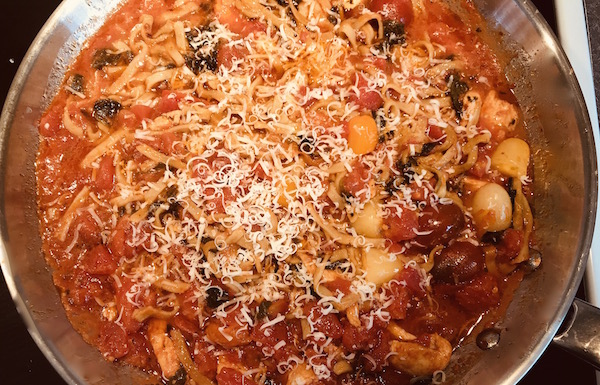 Poêlée de Pâtes, Tomates, Légumes Fromagés