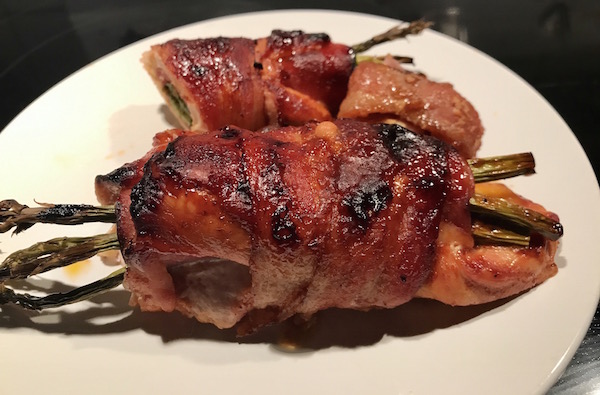 Poitrines de Poulet Farci Enrobé de Bacon. 1