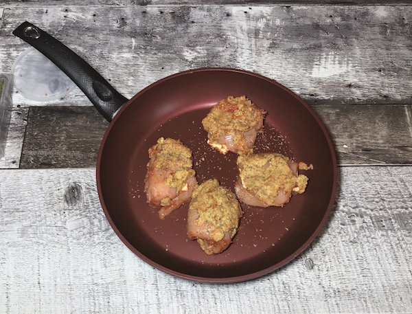 Poulet Farci de Fromage Enrobé de Pâte Tomate 4