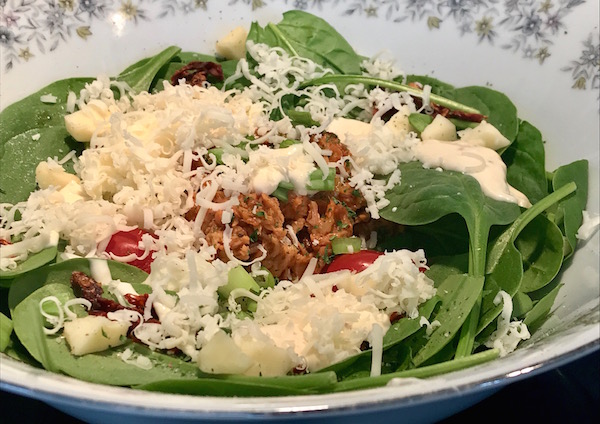 Salade D'épinards et de Thon avec Fromage