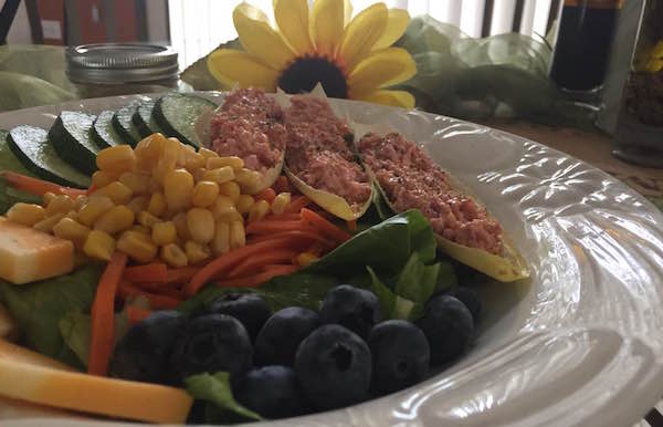 Salade Ensoleillée avec Endives Farcis de Jambon 3