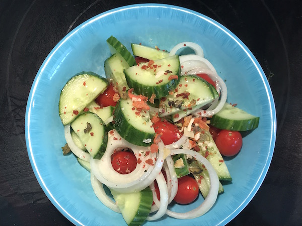 Salade Rafraîchissante au Concombre, Tomate et Oignon 6