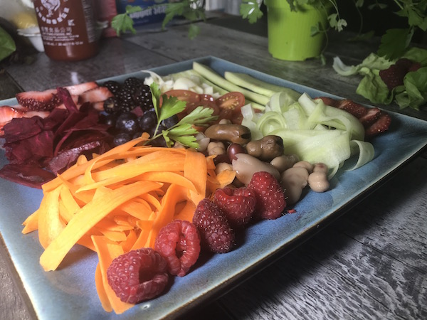 Salade Santé Savoureuse Fruits et Légumes avec Légumineuses 2