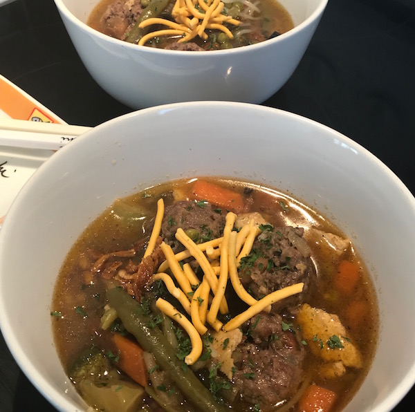 Soupe Asiatique Légumes et Boulettes de Viande 5