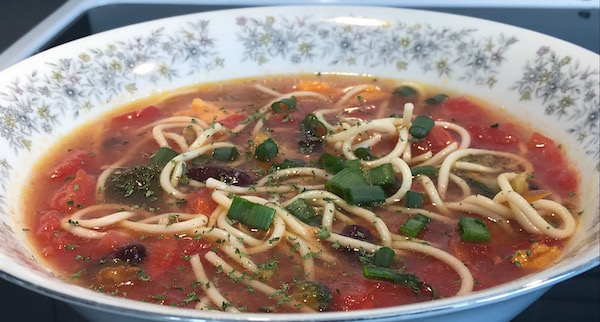 Soupe aux Tomates, Légumes et Haricots Rouges 3