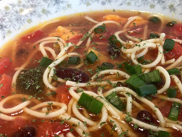 Soupe aux Tomates, Légumes et Haricots Rouges 5