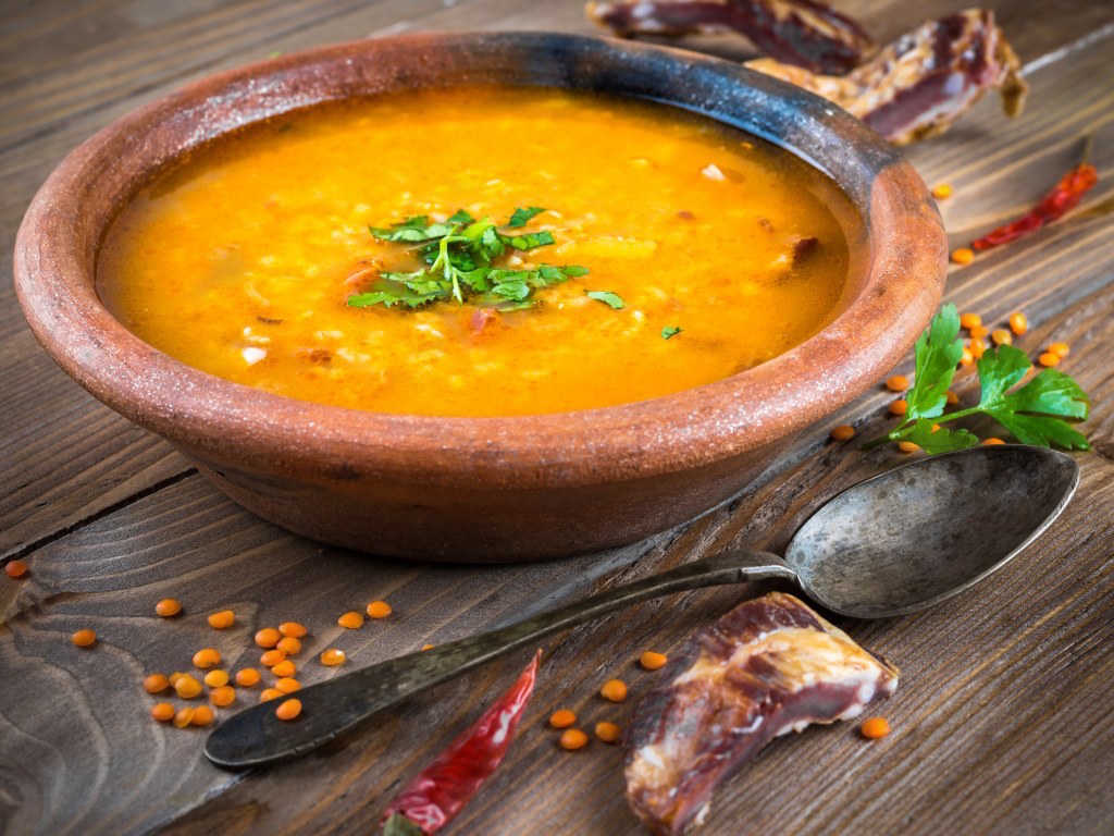 Soupe aux légumes et lentilles corail - Recette de soupe originale