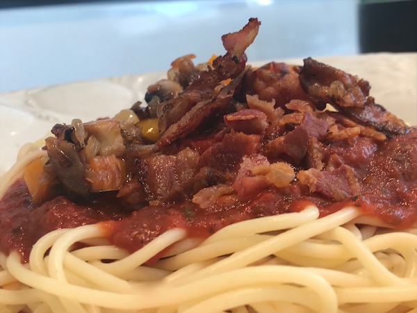 Spaghetti Sauce Tomates et Ail, Légumes et Bacon 