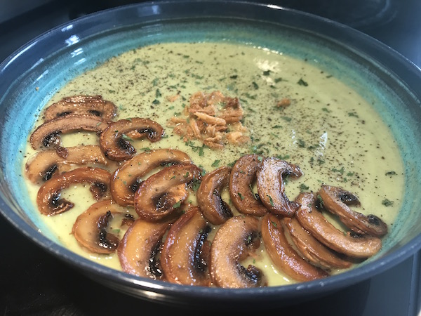 Velouté D’asperges et de Champignons 2