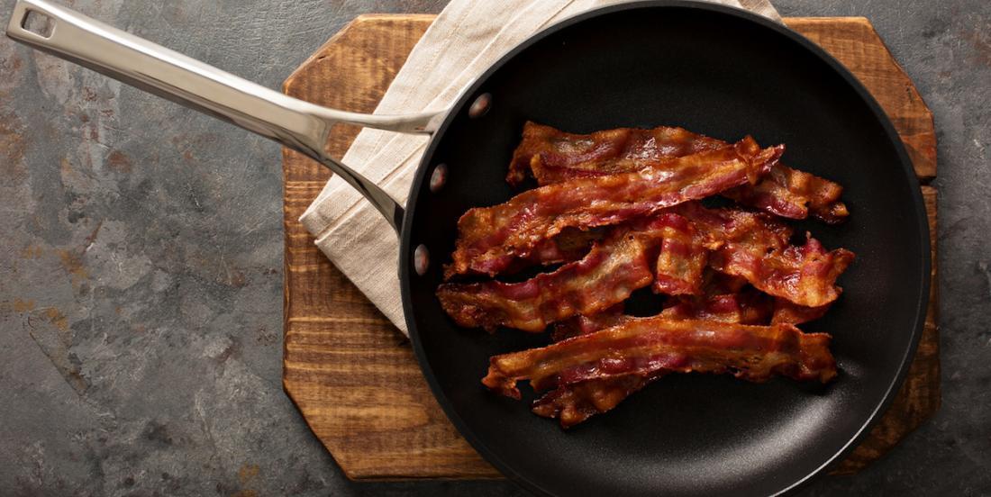 Voici une Méthode Surprenante, mais Infallible, pour Préparer Facilement du Bacon Superbement Croustillant!
